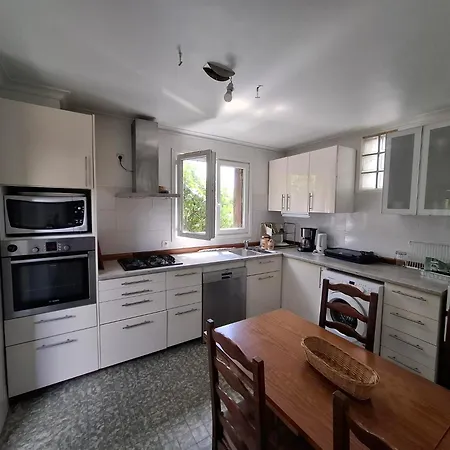 홈스테이 Virginie Confort, Cuisine Equipee, Wifi Parking Jardin, Ideal Couple, Famille Ou Teletravail, Acces Rapide Paris, Aeroport D'orly *